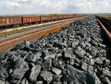 Перевозки угля по железным дорогам России снизились на 5,3%
