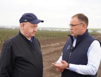 Илья Середюк проверил ход посевных работ в Кузбассе