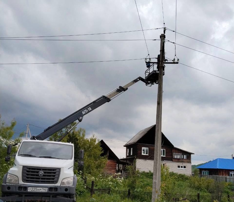 В Новокузнецком округе идут восстановительные работы после шквалистого ветра