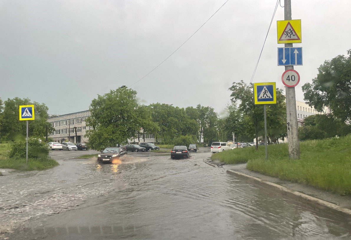 В Новокузнецке создан оперативный штаб по ликвидации последствий урагана и ливня