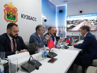 Илья Середюк на полях ПМЭФ-2024 подписал ряд соглашений с российскими компаниями