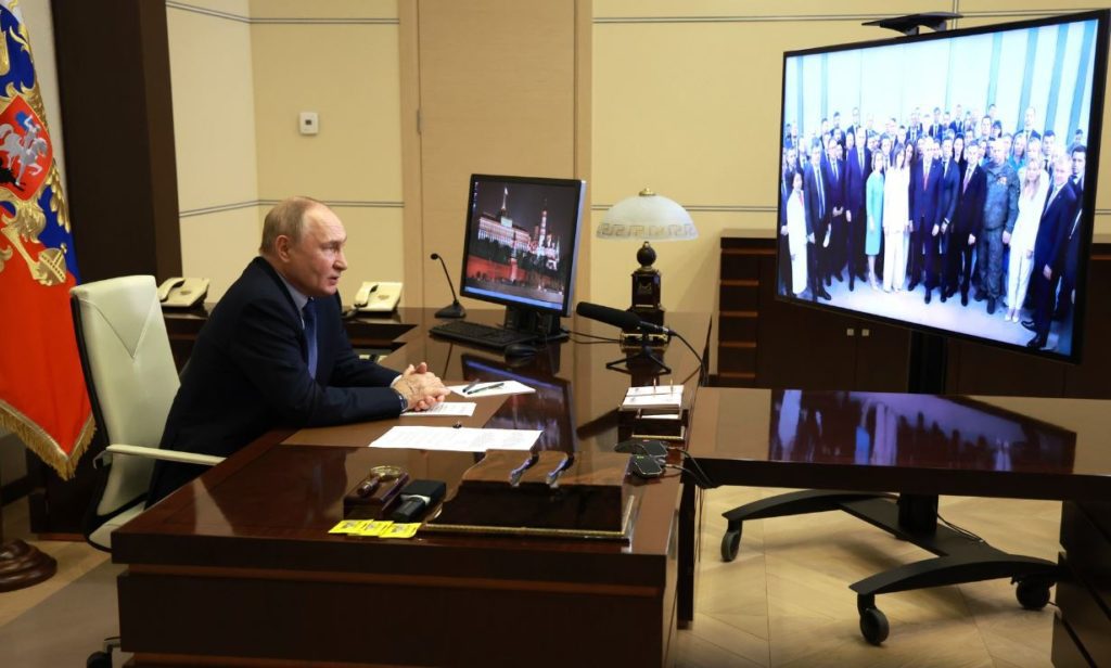 Илья Середюк принял участие во встрече президента Владимира Путина с выпускниками «Школы губернаторов»