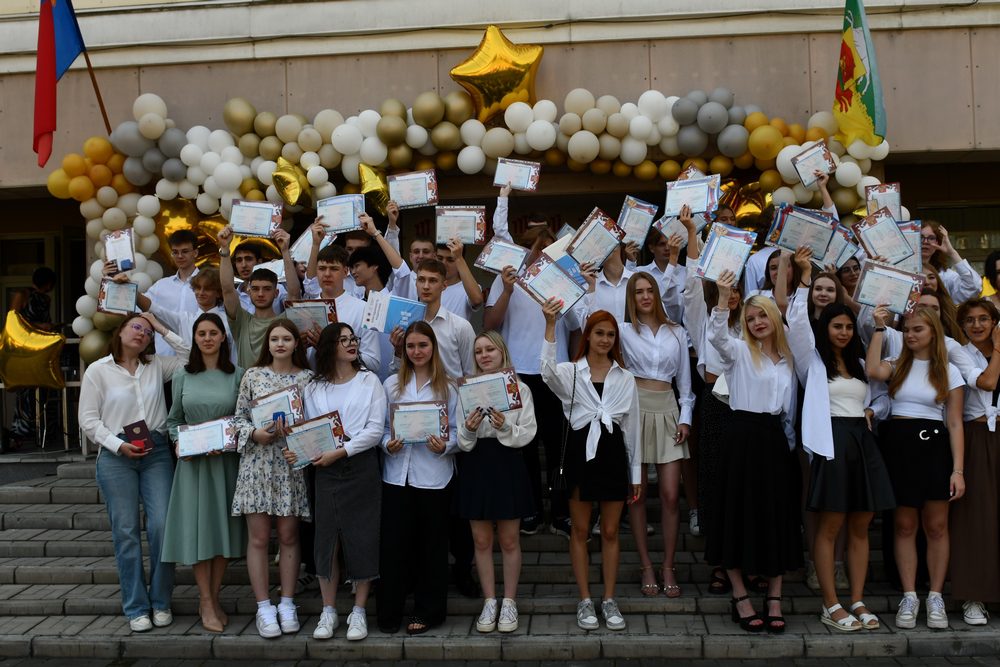 В кузбасских школах пройдут выпускные вечера