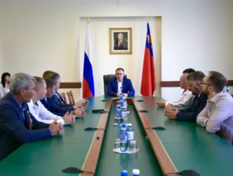 Илья Середюк встретился с кузбасским отрядом, работавшим в Горловке