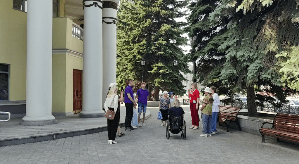 В Новокузнецке проверили доступность городской среды для маломобильных граждан