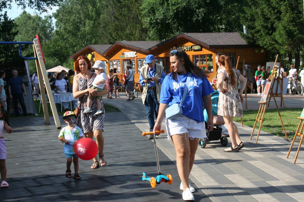 В Кемерове прошел традиционный семейный фестиваль «Родная нить» (фоторепортаж)