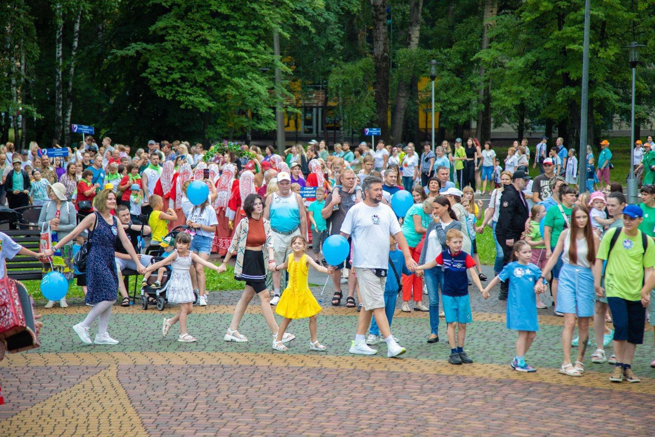 Первый Парад семей прошёл в Новокузнецке