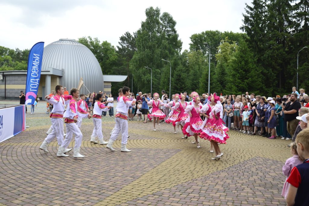 Первый Парад семей прошёл в Новокузнецке