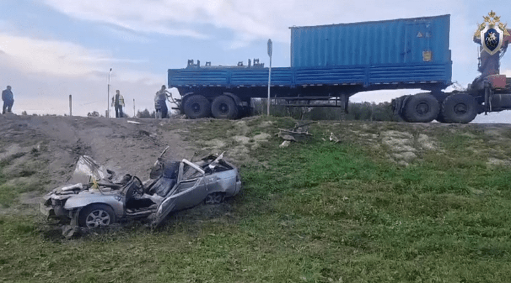 Погибли взрослые и ребенок: в Кузбассе водителю грузовика предъявили обвинение