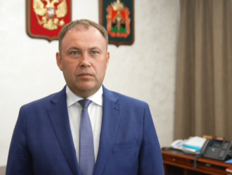 С Днем строителя поздравил кузбассовцев врио губернатора Илья Середюк