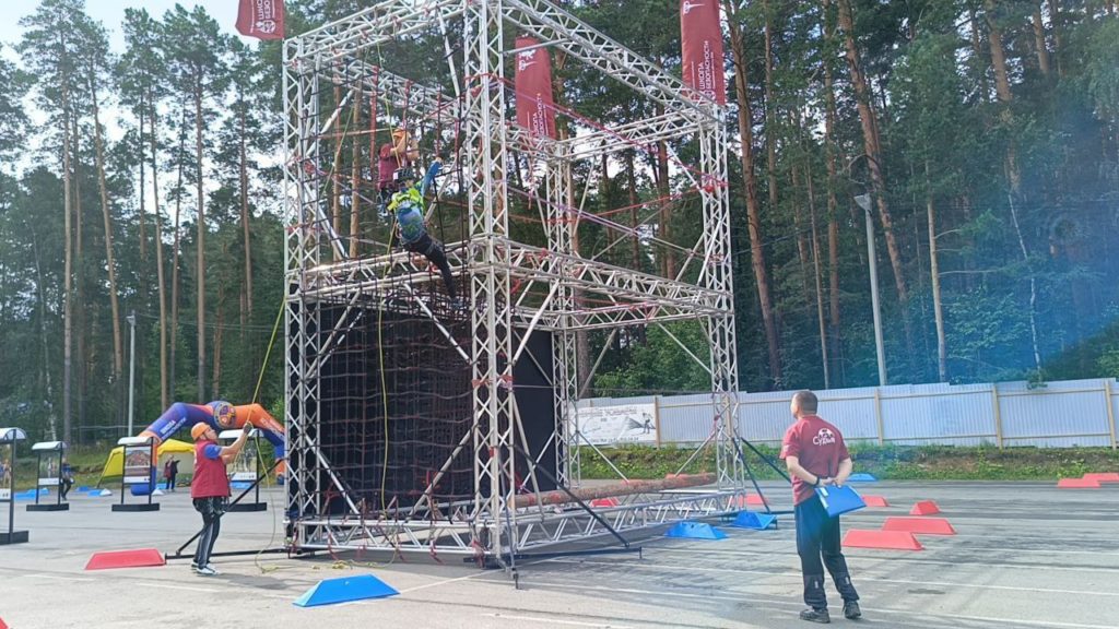 Юные новокузнецкие спасатели успешно выступили на всероссийских соревнованиях в Екатеринбурге