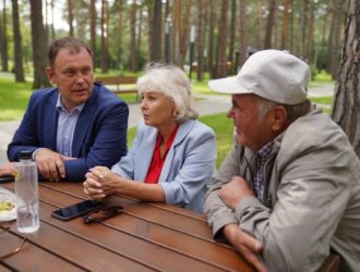 В Гурьевске капитально ремонтируют спорткомплекс «Металлург» и прилегающий к нему парк