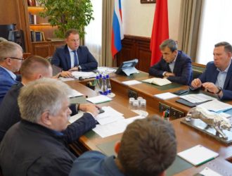 Илья Середюк провел штаб по строительству «Школы 21»