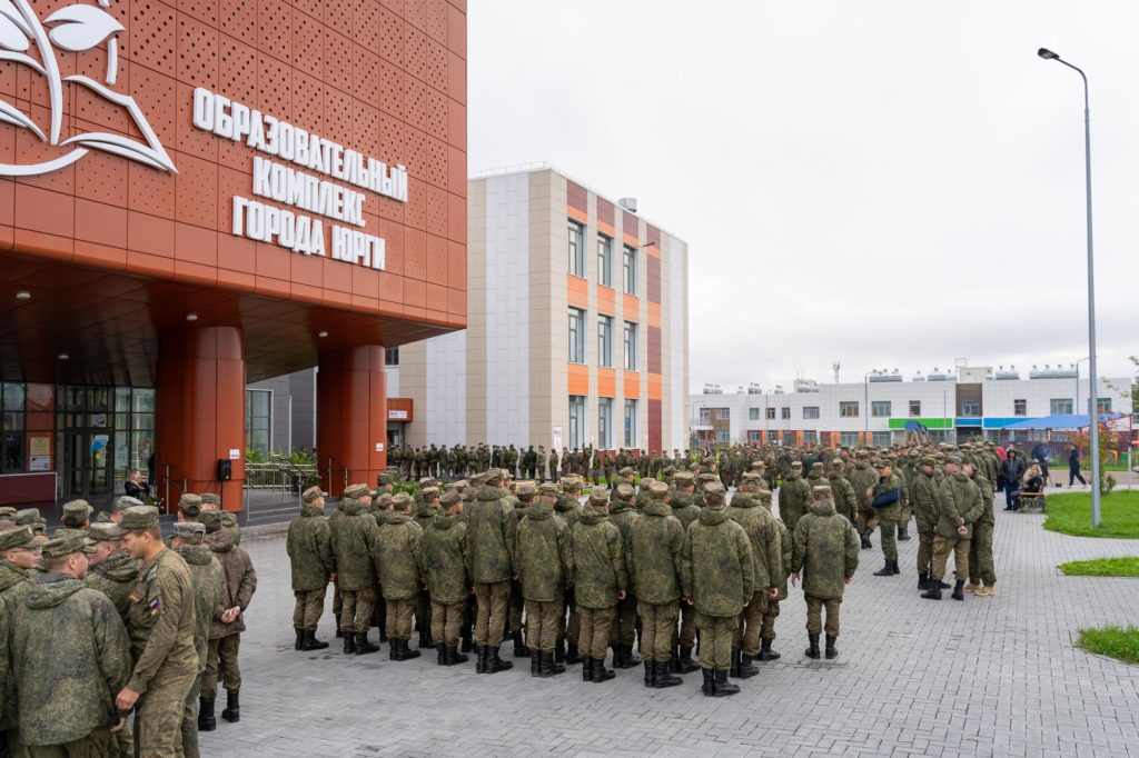 Юргинский гарнизон проголосовал на выборах губернатора