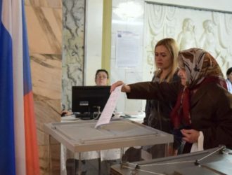 Избирательные участки Ленинска-Кузнецкого посещают пожилые люди