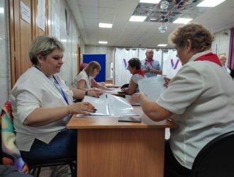 В Кемерове на избирательном участке работает Ветеранский дворик