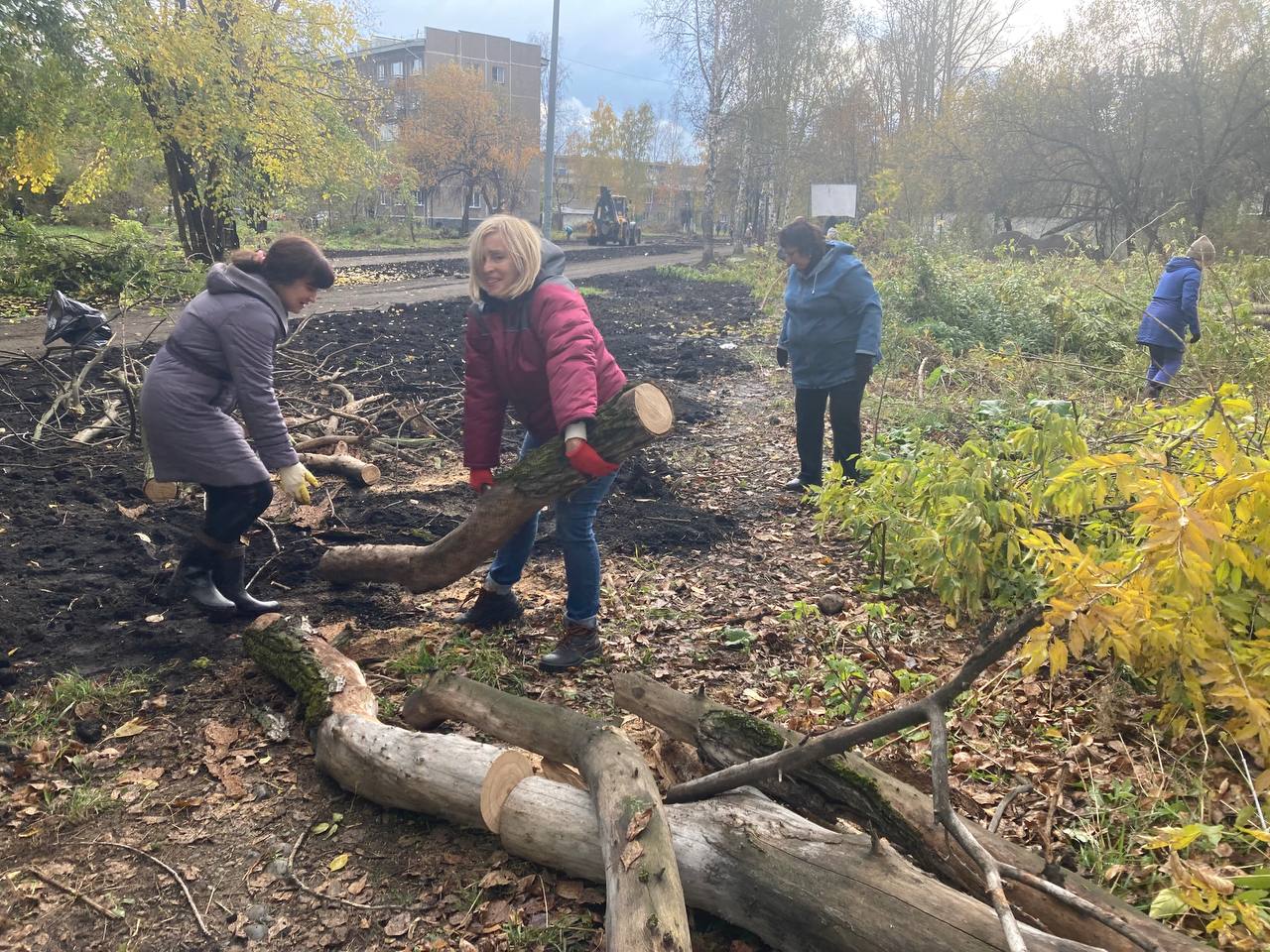 В Новокузнецке проходят осенние субботники