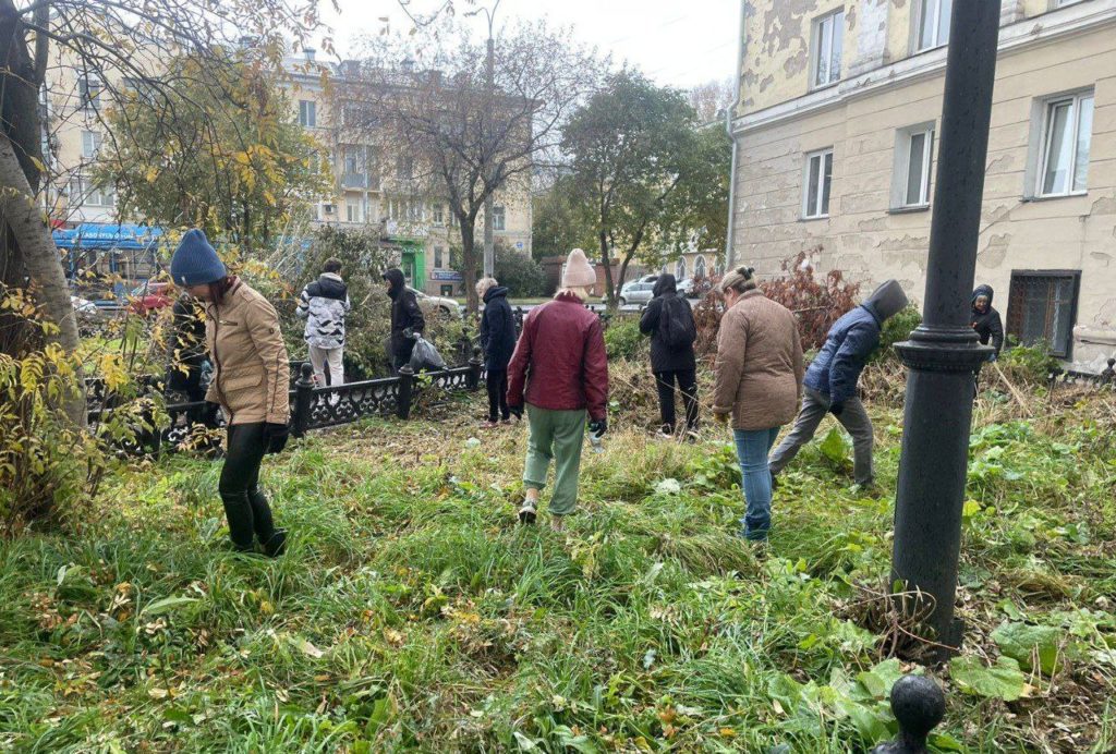 В Новокузнецке проходят осенние субботники