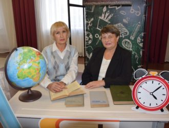 Почти половина школьных учителей в России стали старше 50 лет