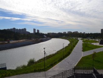 Мэрия Кемерова ищет подрядчика для строительства пешеходного моста через Искитимку