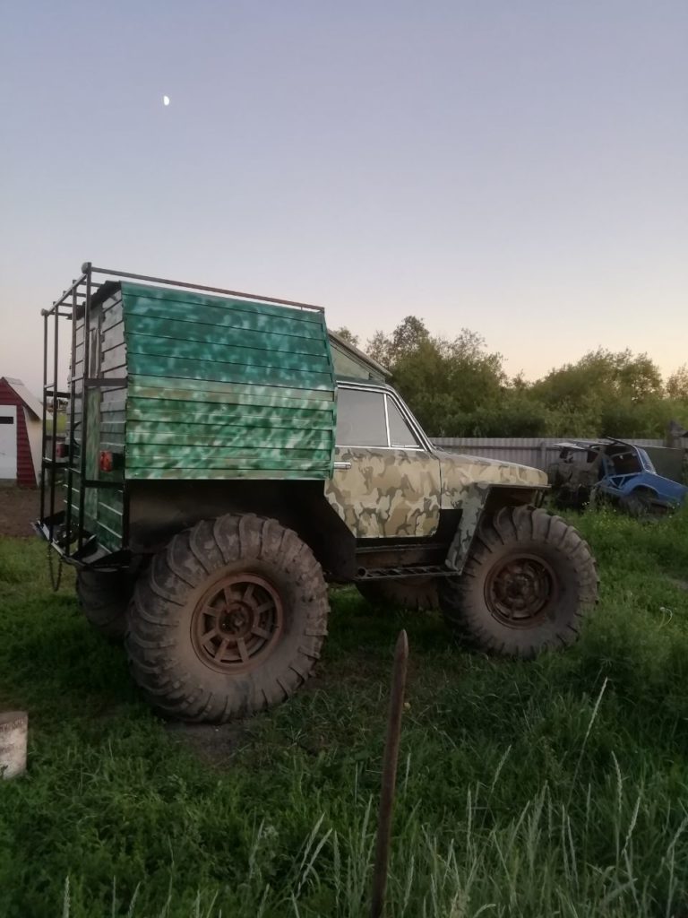 Житель Мариинска собирает мощные монстр-траки