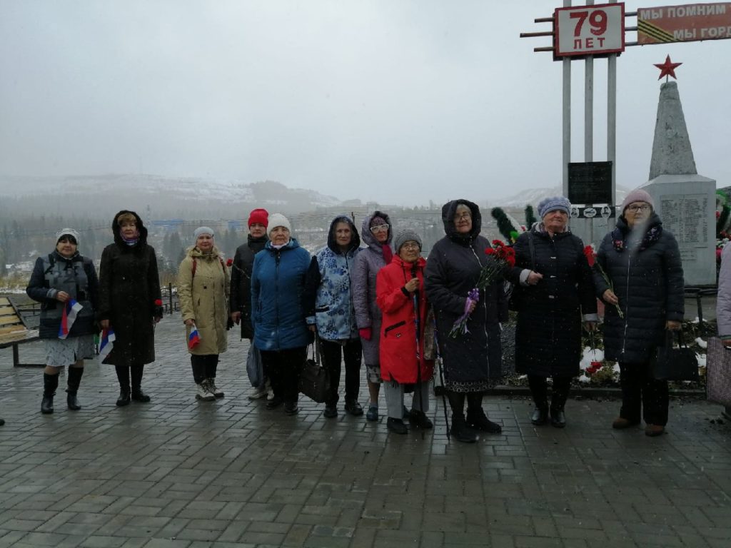 В пгт Белогорск Тисульского округа прошёл памятный митинг в 72-ую годовщину крушения самолёта и гибели его экипажа