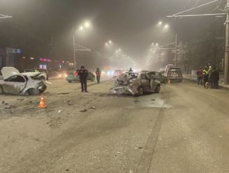 В Новокузнецке на Кирова столкнулись пять автомобилей