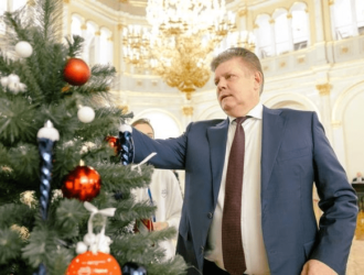 Анатолий Серышев исполнил новогодние мечты ребят из регионов Сибири в рамках акции «Елка желаний»
