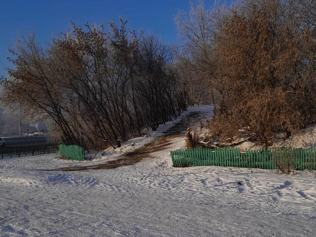 В Новокузнецке снова дети раскатали опасный склон