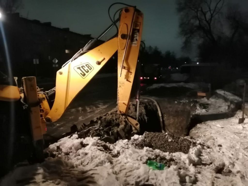 В Новокузнецке в результате порыва трубы более двух тысяч домов остались без воды