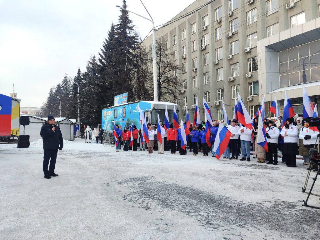 Из Кемерова в Горловку отправили новогодние подарки для детей  