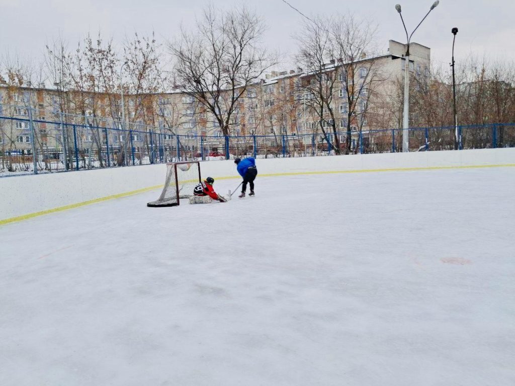 Юные хоккеисты Новокузнецка готовятся к новогоднему турниру