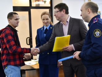 В Новокузнецке 23 человека получили ключи от собственных квартир