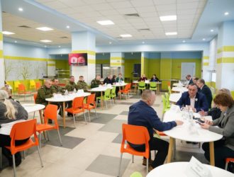 В Юрге прошла встреча участников СВО и их семей с членами межведомственной комиссии