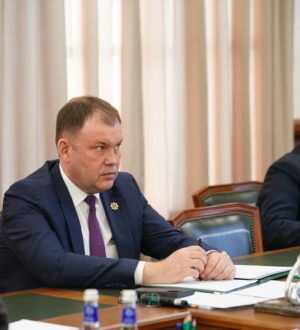 Илья Середюк и директор «Газпром трансгаз Томск» Владислав Бородин обсудили вопросы сотрудничества