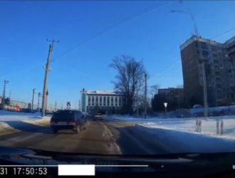 В Кузбассе водителя оштрафовали за обгон на железнодорожном переезде