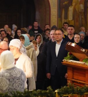 Губернатор Кузбасса Илья Середюк встретил Рождество в Знаменском кафедральном соборе