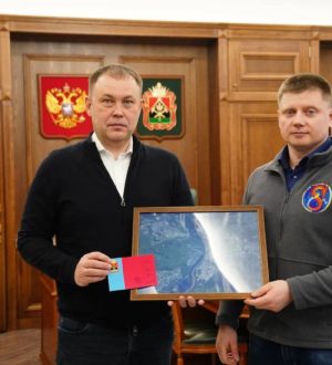Илья Середюк встретился с кузбасским космонавтом Александром Гребенкиным
