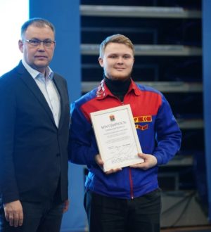 Бойцы студенческих отрядов Кузбасса получили свои награды ко Дню российского студенчества