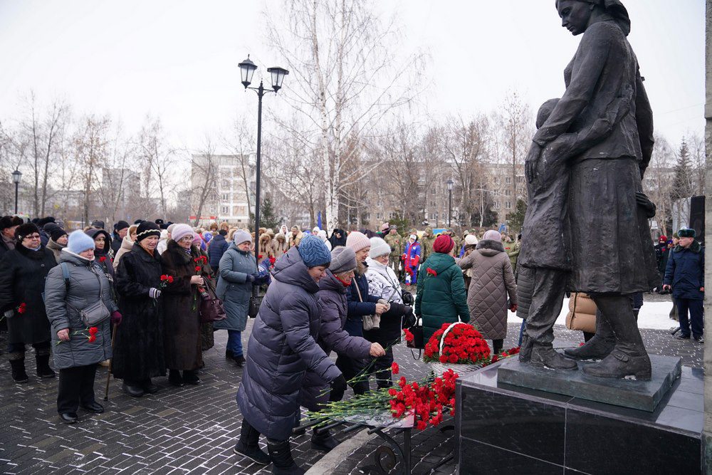 В Кузбассе проходят мероприятия в честь 81-й годовщины снятия блокады Ленинграда