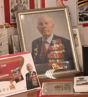 О фронтовике и писателе Иване Рогинцеве: студенты Новокузнецка узнают о войне из первых уст