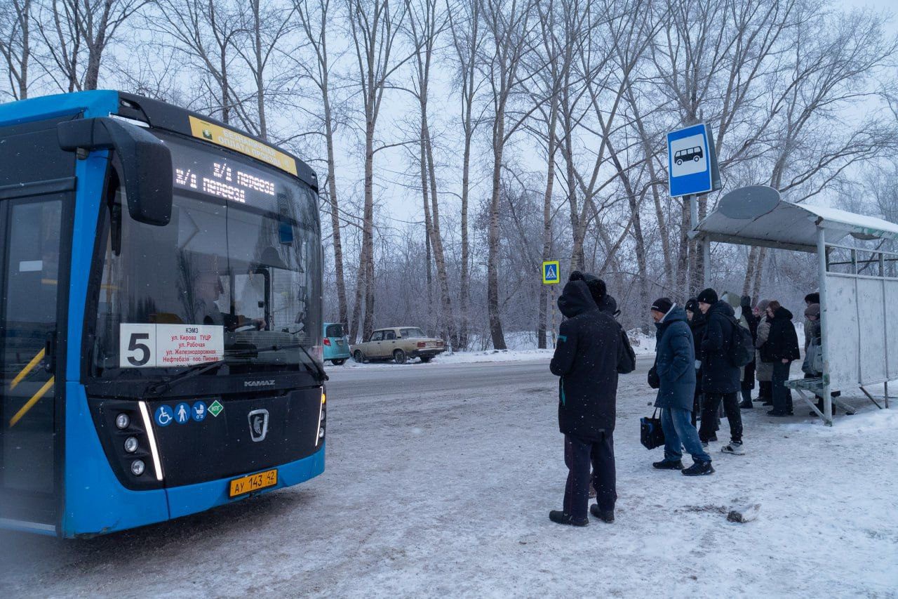 В Кемерове скорректировали работу автобусов в связи с ремонтом путепровода