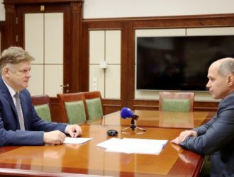 Анатолий Серышев сегодня провёл рабочую встречу с руководителем Государственной инспекции труда в Новосибирской области Вадимом Балашовым