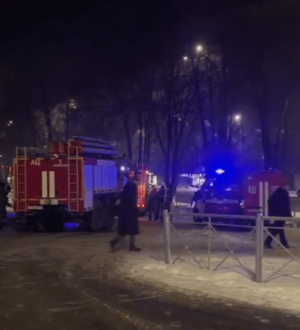 В Кемерове случился пожар в магазине, спасли двоих