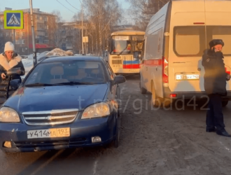 В Прокопьевске женщина на иномарке сбила бабушку на переходе