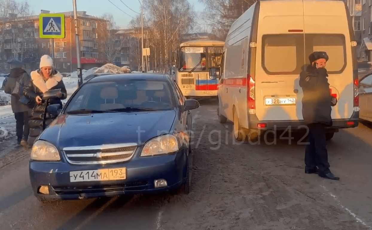 В Прокопьевске женщина на иномарке сбила бабушку на переходе