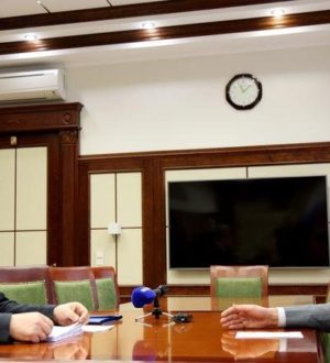 Анатолий Серышев провел встречу с руководителем Межрегиональной инспекции ФНС России по Сибирскому федеральному округу Русланом Афанасиевым