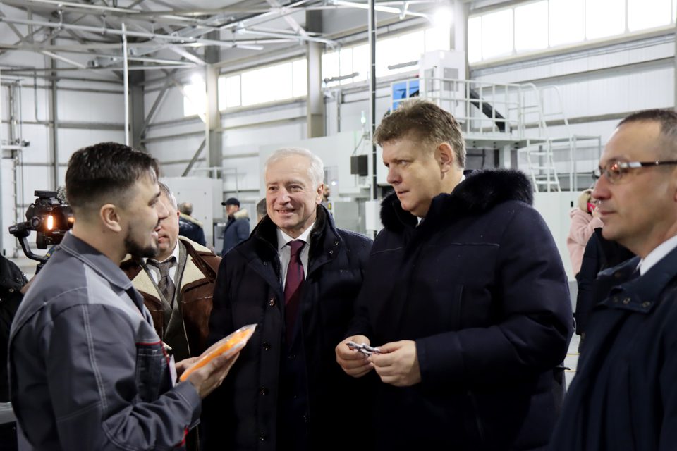 Анатолий Серышев оценил в Томске работу Центра беспилотников и ортопедического предприятия  