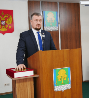 В Топках переизбрали главу округа