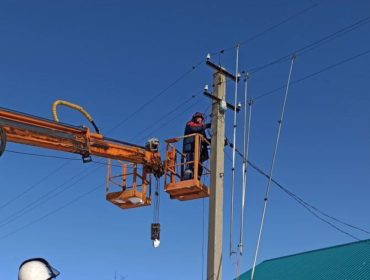 К концу суток электроснабжение в двух поселках Новокузнецкого муниципального округа так и не восстановили